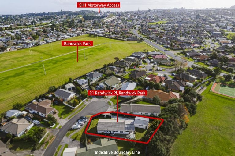 Photo of property in 21 Randwick Place, Randwick Park, Auckland, 2105
