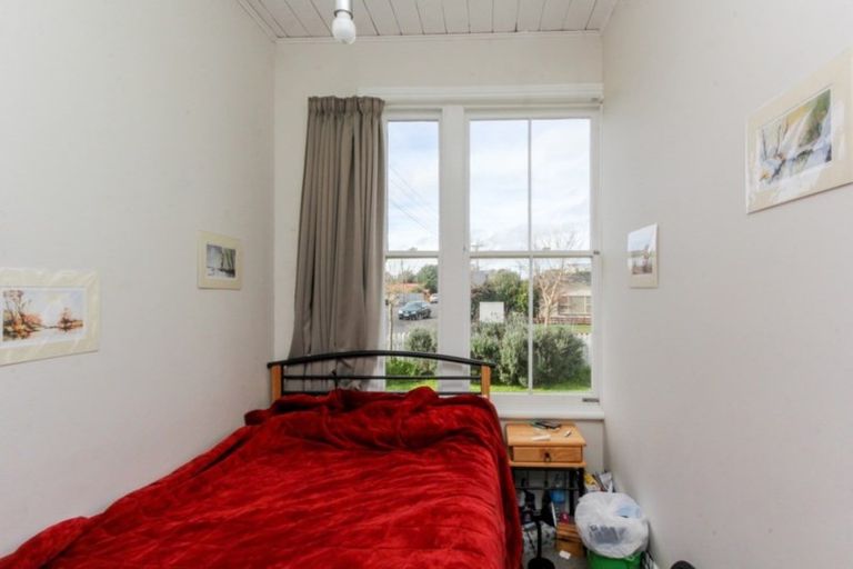 Photo of property in 2 Kingwell Street, Moturoa, New Plymouth, 4310