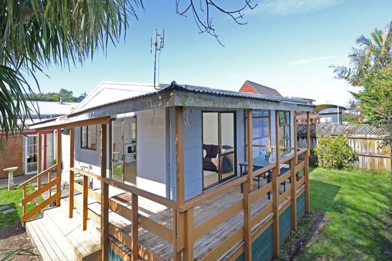 Photo of property in 2/103 Sturges Road, Henderson, Auckland, 0612