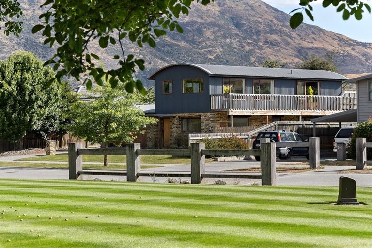Photo of property in 36 Erskine Street, Lake Hayes, Queenstown, 9304