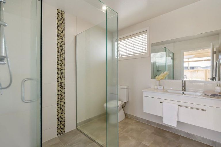 Photo of property in 24 Scoria Close, Pyes Pa, Tauranga, 3112