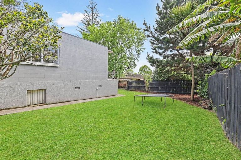 Photo of property in 5/92 Titirangi Road, New Lynn, Auckland, 0600