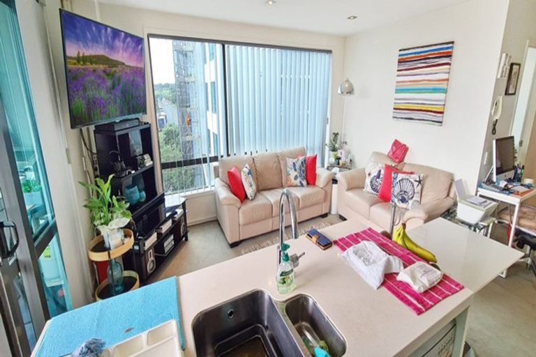 Photo of property in The Docks Apartments, 321/6 Dockside Lane, Auckland Central, Auckland, 1010