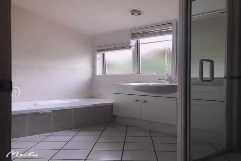 Photo of property in 98 Landing Drive, Albany, Auckland, 0632