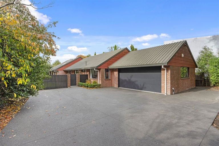 Photo of property in 242 Memorial Avenue, Burnside, Christchurch, 8053