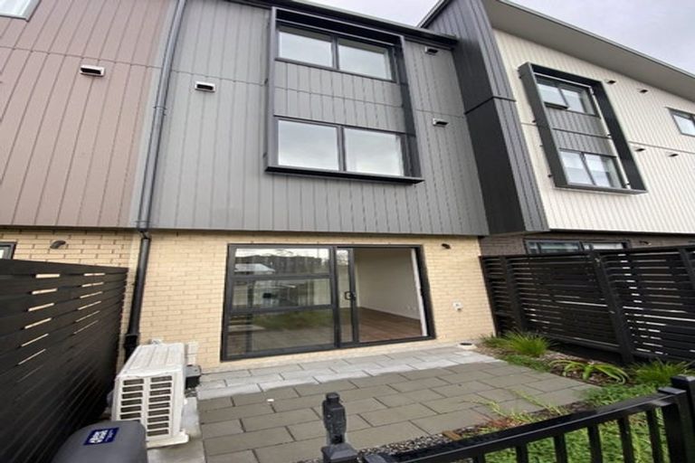 Photo of property in 51 Jabuka Street, Glen Eden, Auckland, 0602