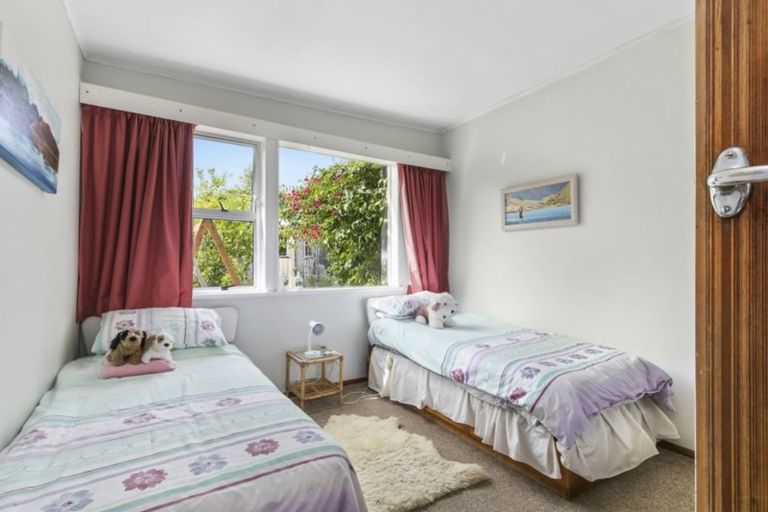 Photo of property in 18 Marlborough Street, Silverstream, Upper Hutt, 5019