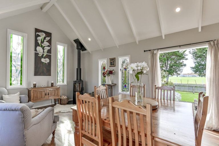 Photo of property in 207 Murdoch Road East, Akina, Hastings, 4122