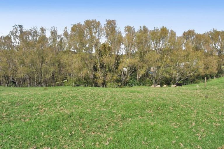 Photo of property in 25 Lupis Way, Kaiwaka, 0573