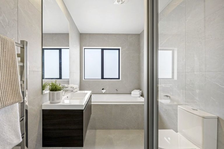 Photo of property in 7 Owen Chapman Drive, Red Beach, 0932