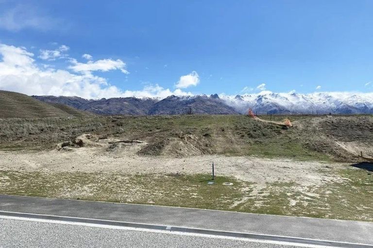 Photo of property in 31 Stratford Drive, Mount Pisa, Cromwell, 9383