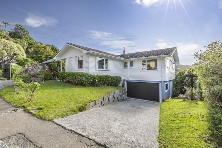Photo of property in 4 Laidlaw Way, Karori, Wellington, 6012