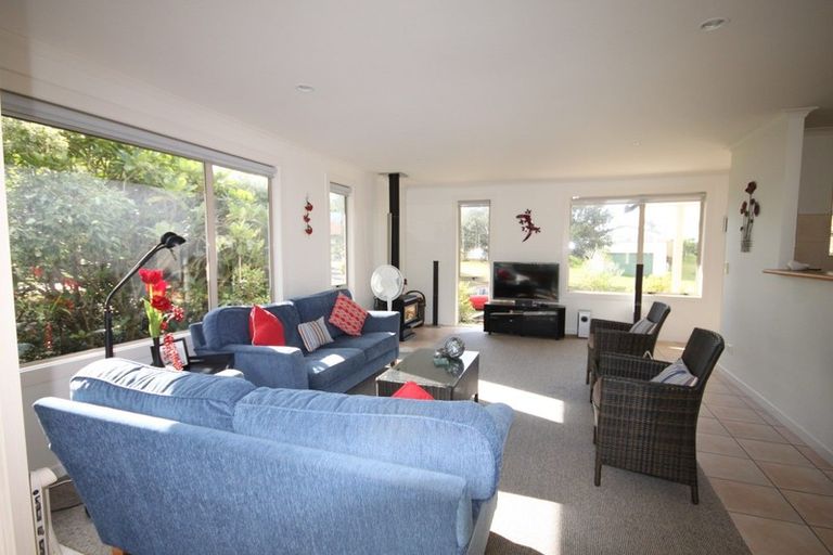 Photo of property in 9 Winderton Way, Pauanui, Hikuai, 3579