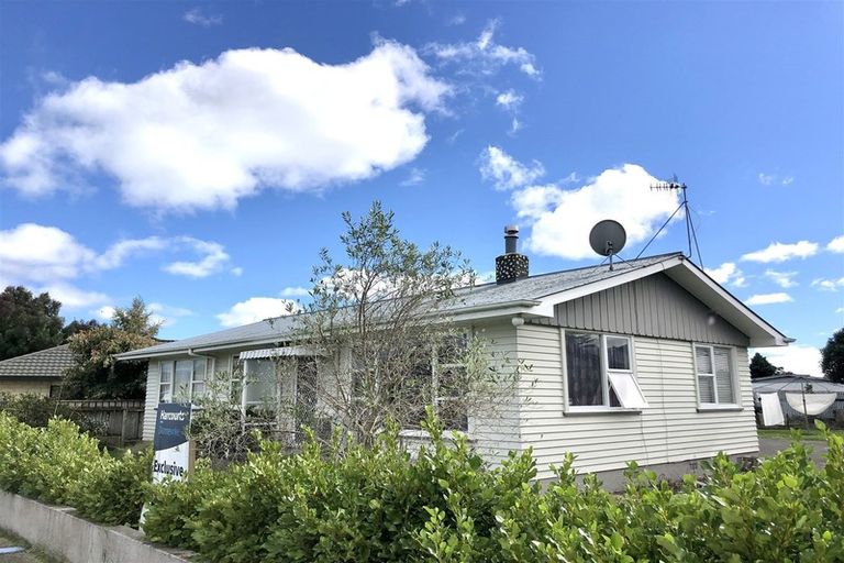 Photo of property in 3 Gertrude Street, Dannevirke, 4930