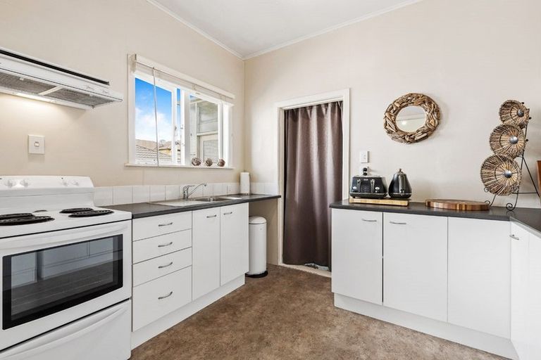 Photo of property in 17 Nicholson Avenue, Papatoetoe, Auckland, 2025