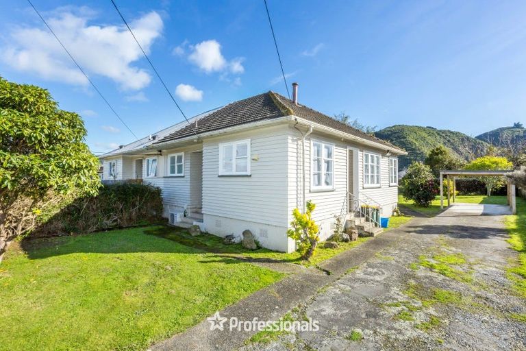 Photo of property in 17 Peck Street, Taita, Lower Hutt, 5011