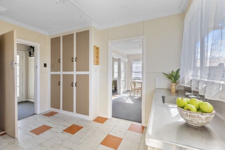 Photo of property in 40 Blake Street, Waitara, 4320