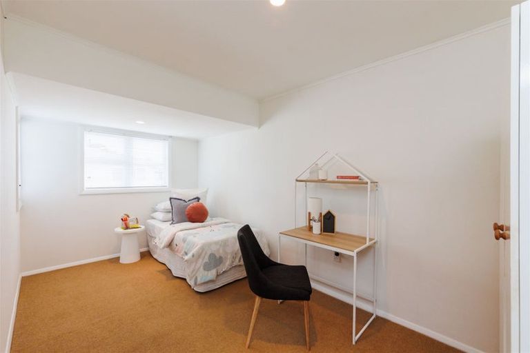 Photo of property in 105 Buick Crescent, Awapuni, Palmerston North, 4412