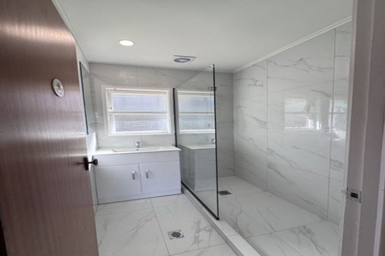 Photo of property in 1/18 Anne Road, Hillcrest, Auckland, 0627