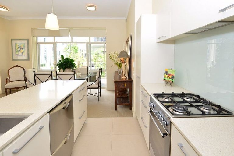 Photo of property in 18 Parkside Drive, Orewa, 0931