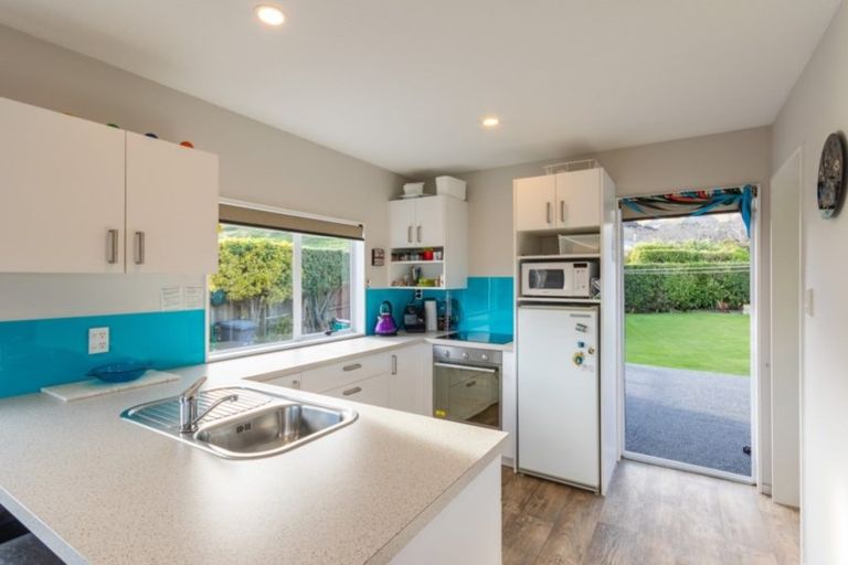 Photo of property in 11 Seafield Road, Duvauchelle, 7581