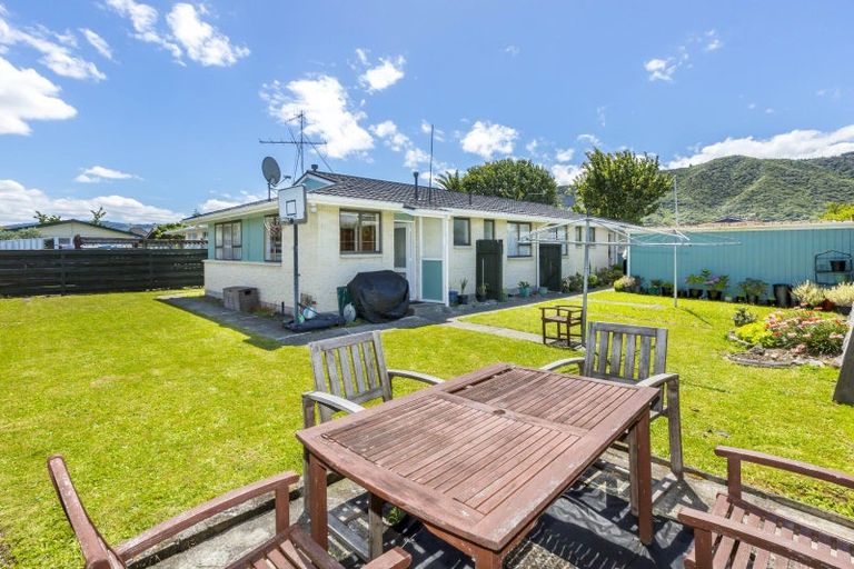 Photo of property in 2/14 Clouston Park Road, Ebdentown, Upper Hutt, 5018
