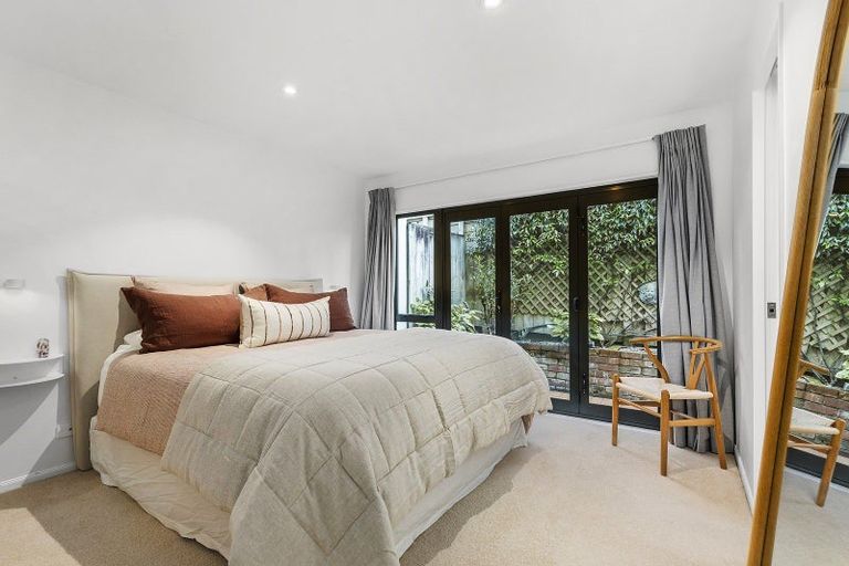 Photo of property in Vein & Skin, 38a Roxburgh Street, Mount Victoria, Wellington, 6011