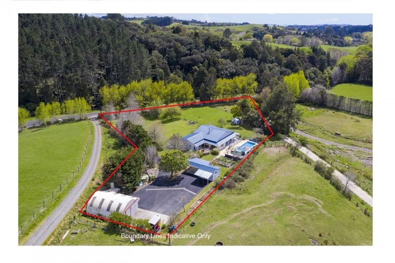 Photo of property in 92 Brownhill Road, Whitford, Manurewa, 2576