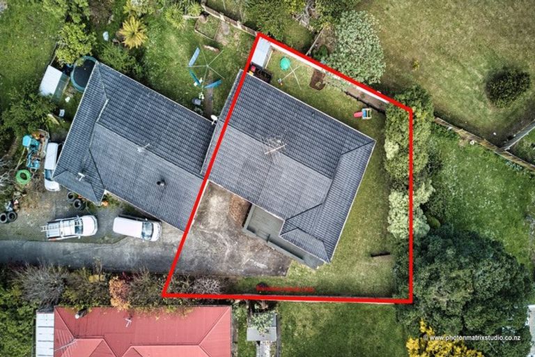 Photo of property in 2/33 Lowtherhurst Road, Massey, Auckland, 0614