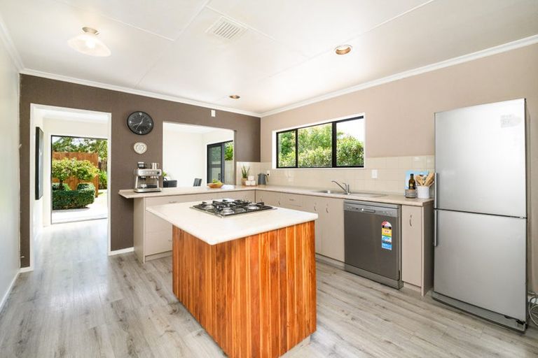 Photo of property in 69 Florence Avenue, Palmerston North, 4414