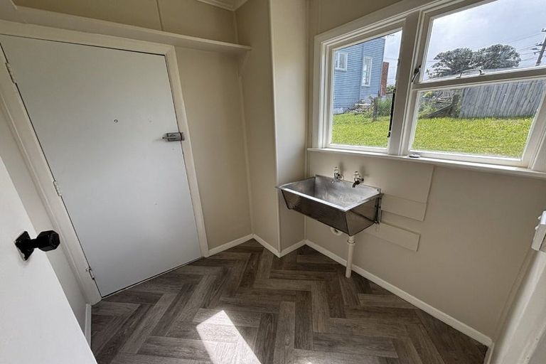 Photo of property in 82-84 Leicester Street, Cannons Creek, Porirua, 5024