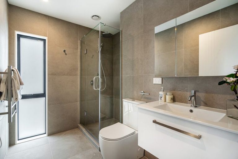 Photo of property in 6b Pax Avenue, Forrest Hill, Auckland, 0620