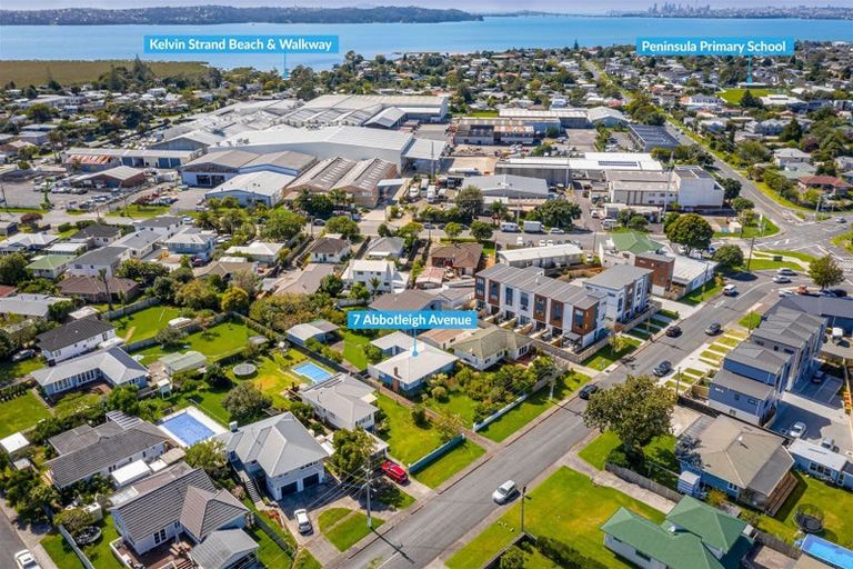 Photo of property in 7 Abbotleigh Avenue, Te Atatu Peninsula, Auckland, 0610