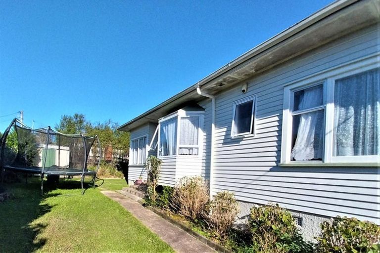 Photo of property in 3 Ambler Avenue, Glen Eden, Auckland, 0602