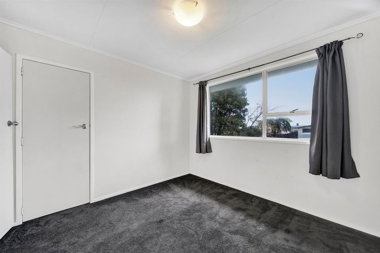 Photo of property in 16 Oleander Place, Bell Block, New Plymouth, 4312