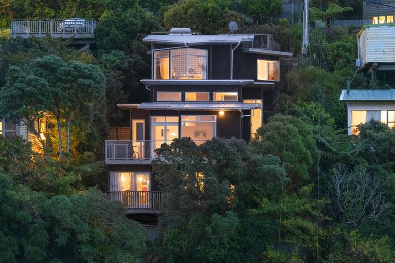 Photo of property in 153 Onslow Road, Khandallah, Wellington, 6035