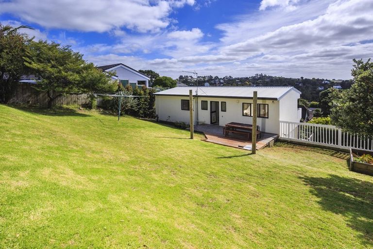 Photo of property in 9 Danbury Drive, Torbay, Auckland, 0630