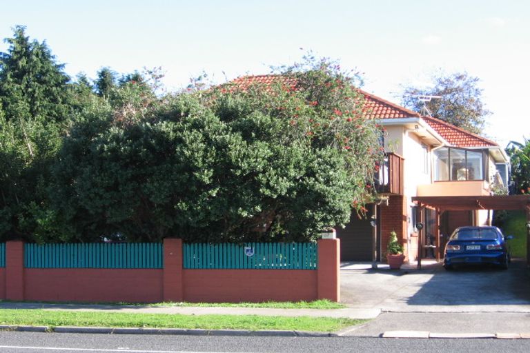 Photo of property in 37 Plunket Avenue, Papatoetoe, Auckland, 2104