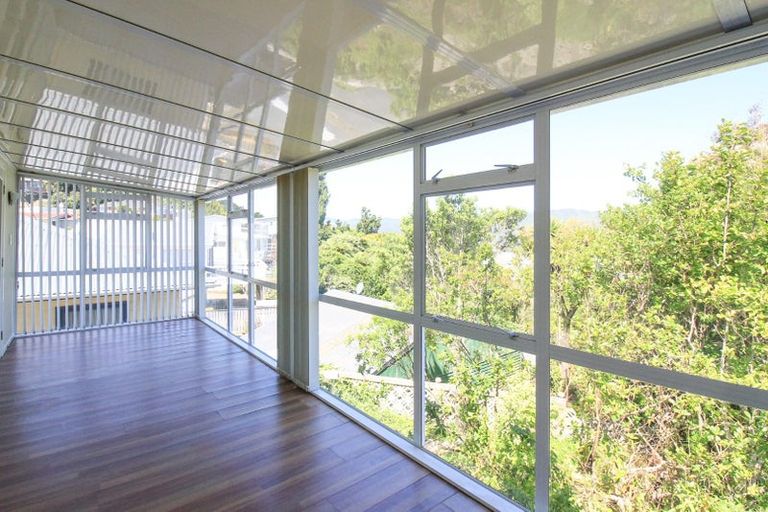 Photo of property in 2 Magnolia Grove, Maungaraki, Lower Hutt, 5010