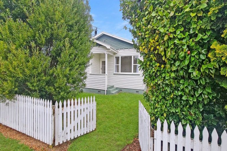 Photo of property in 19 Flower Street, Bulls, 4818