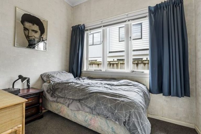 Photo of property in 93 Lynwood Road, New Lynn, Auckland, 0600