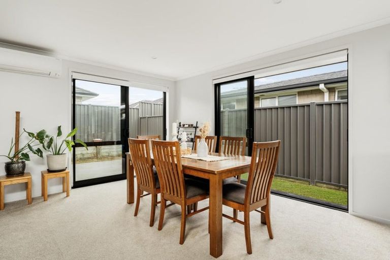 Photo of property in 24 Raynor Crescent, Pyes Pa, Tauranga, 3112