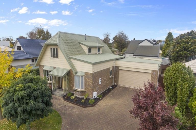 Photo of property in 13 Hastings Place, Hamilton Lake, Hamilton, 3204