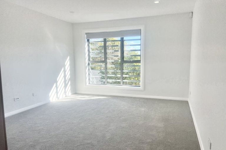 Photo of property in 333a East Coast Road, Mairangi Bay, Auckland, 0630