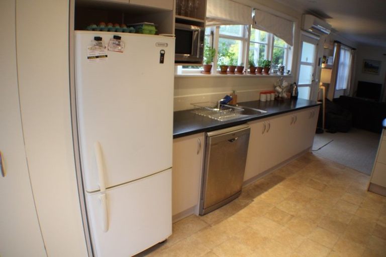 Photo of property in 26 Hewer Crescent, Naenae, Lower Hutt, 5011