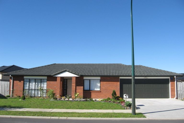 Photo of property in 28 Carn Place, Weymouth, Auckland, 2103