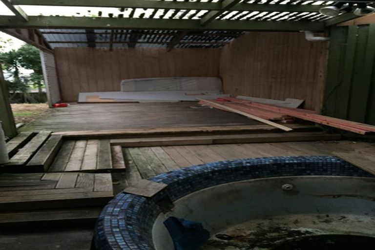 Photo of property in 217 Sturges Road, Henderson, Auckland, 0612