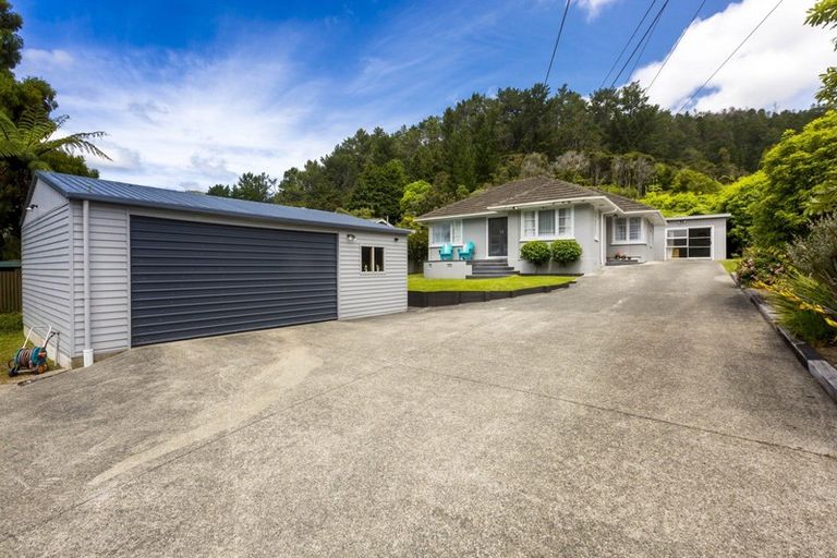 Photo of property in 77 Raukawa Street, Stokes Valley, Lower Hutt, 5019