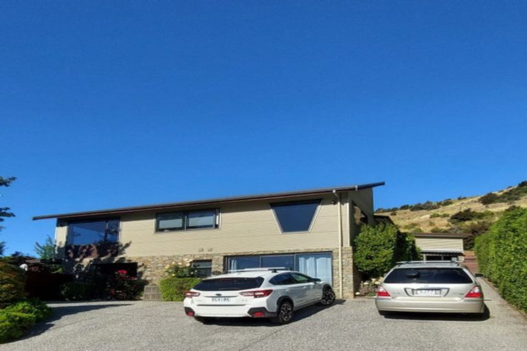 Photo of property in 9 Fastness Crescent, Wanaka, 9305