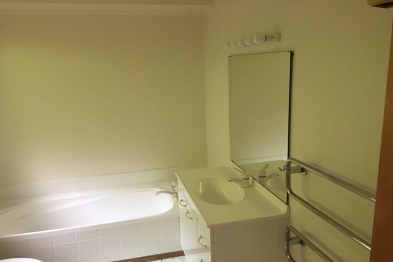 Photo of property in 6 Kapil Grove, Khandallah, Wellington, 6035